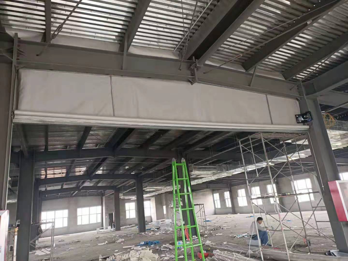 山东电动挡烟垂壁使用什么材料制成的